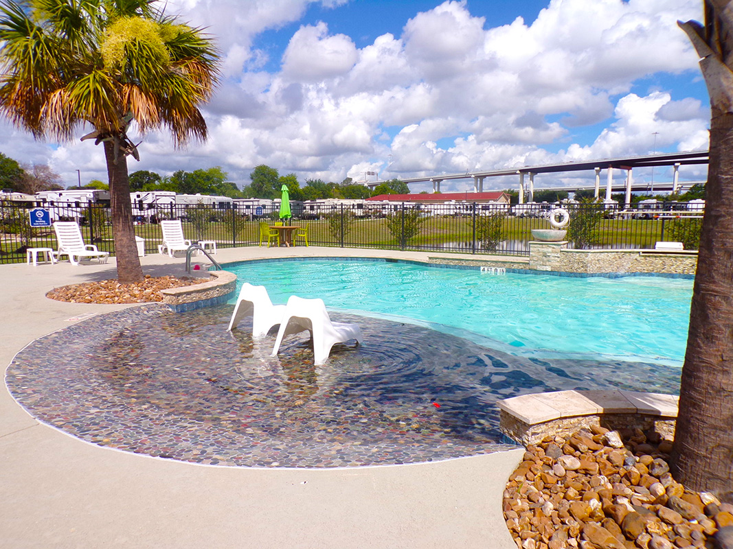 Houston rv park rv resort swimming pool